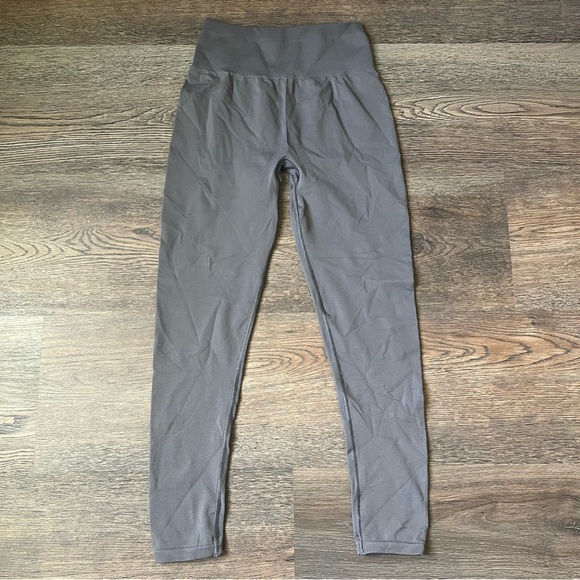 Gymshark Purple Mauv Leggings - Picture 5 of 6